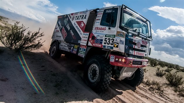 Tatrovka, kterou d Jaroslav Valtr, bhem osm etapy Rallye Dakar.