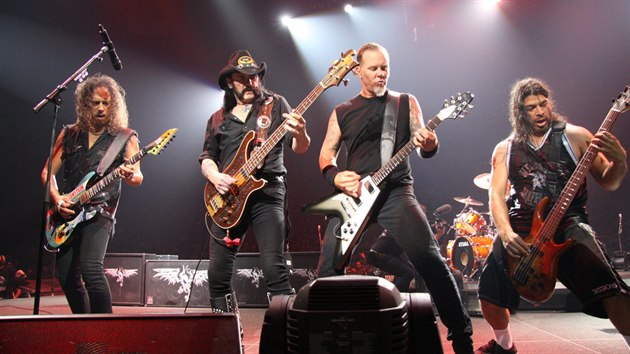 Lemmy na pódiu s Metallicou