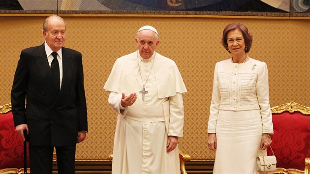 panlsk krl Juan Carlos I., pape Frantiek I. a panlsk krlovna Sofia (Vatikn, 28. dubna 2014)