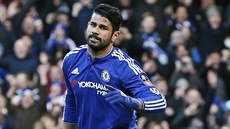 Diego Costa slaví vstelenou branku do sít Scunthorpe bhem utkání tetího...