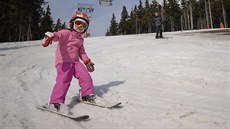 Ly�ování pat�í mezi sporty, které m��e spole�n� provozovat celá rodina.