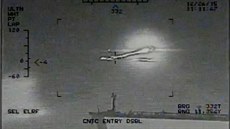 Video zachycující raketové stelby poblí lodí amerického námonictva. USA...
