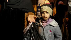 V syrské Madáji hladoví asi 40 tisíc lidí. Na místo proto míí humanitární...