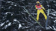 Noriaki Kasai bhem prvního kola na MS v letech na rakouském mstku Kulm.