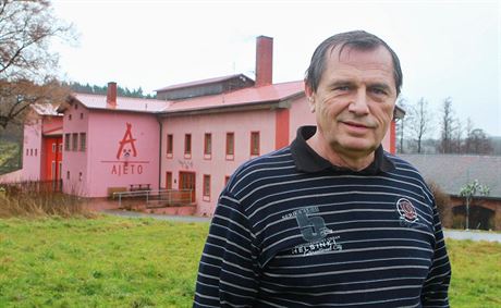 Petr Novotn, spolumajitel a zakladatel novoborsk sklsk firmy Ajeto.