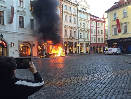 Dneska hoela zahrádka v centru na Malém námstí. Hasii pijeli za 10-15...