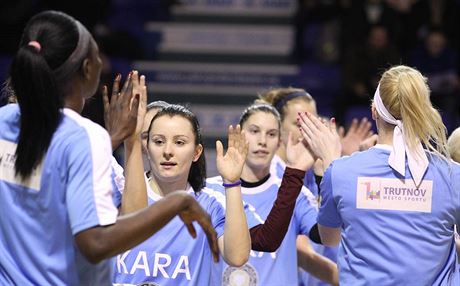 Trutnovské basketbalistky ped ligovým zápasem