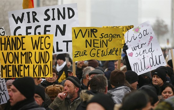 Demonstrace berlínských Rus kvli údajnému znásilnní tináctileté Lisy (23....