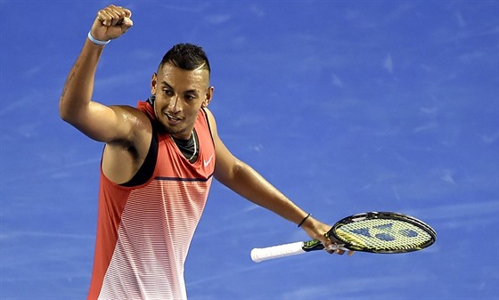 Australský tenista Nick Kyrgios se raduje z povedené výmny ve 3. kole domácího...