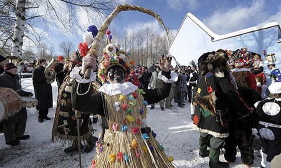 Na konci ledna se slaví masopust ve skanzenu na Veselém Kopci.