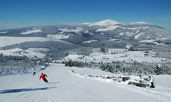 Czech Skipass platí pro bné lyování a s jedinou výjimkou i pro veerní...