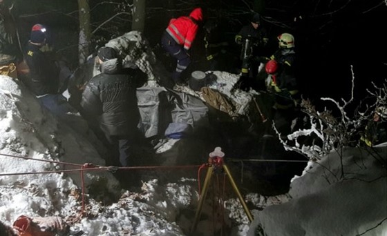 Záchrana speleologa z jeskyn u Holtejna na Blanensku zabrala est hodin (23....