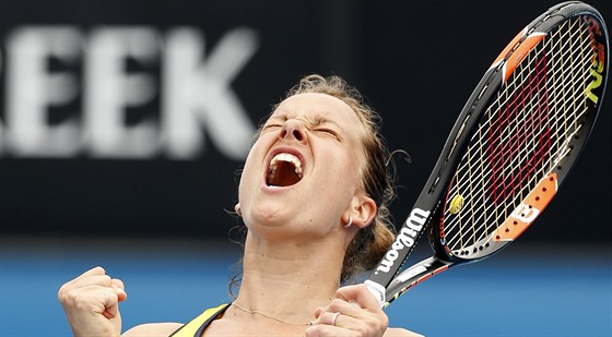 eská tenistka Barbora Strýcová se raduje z výhry nad Ameriankou Vaniou...