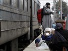 Uprchlíci poblí makedonsko-srbské hranice (23. ledna 2016)