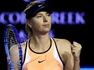 Ruská tenistka Maria arapovová se raduje z povedené výmny ve 3. kole...