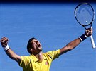 Srbský tenista Novak Djokovi se raduje v osmifinále Australian Open.