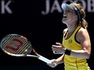eská tenistka Barbora Strýcová si nadává v osmifinále Australian Open.