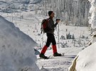 Na Plechý chodí skialpinisté a turisté na snnicích z Rakouska.