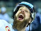 Liberecký hokejista Jan Výtisk se raduje z vítzství nad Vítkovicemi.