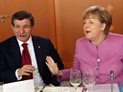 Nmecká kancléka Angela Merkelová na spoleném obd se svým tureckým...