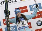 Ruská biatlonistka Olga Podufarovová oslavuje výhru ve sprintu SP, který se...
