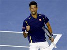 Novak Djokovi se raduje z povedeného úderu v semifinále Australian Open.
