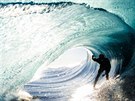 Vytvoit podobné fotky kadopádn vyaduje práci nkolika surfa, pomocníka na...