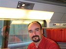 elezniní svtobník Mark Smith ve vlaku na píznaném sedadle 61, které se...
