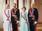 Norská korunní princezna Mette-Marit, korunní princ Haakon, královna Sonja a...