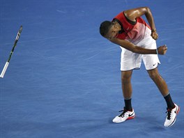 Australsk tenista Nick Kyrgios se vztek v zpase proti Berdychovi na domcm...