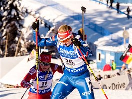 Lucie Charvtov na trati sprintu Svtovho pohru v italsk Anterselv.