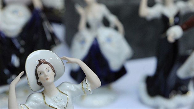 Figurln porceln vyrb manufaktura v Royal Dux Duchcov.