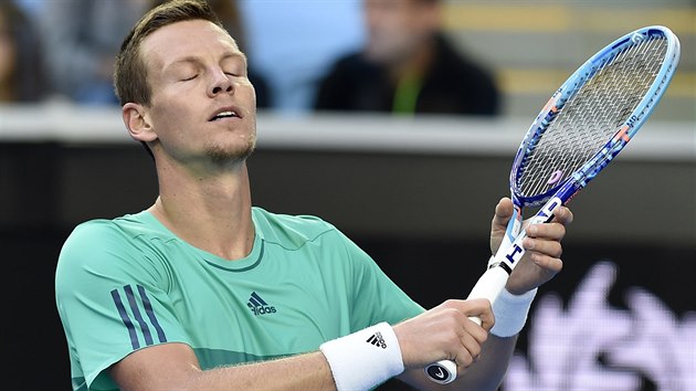 esk tenista Tom Berdych hraje o tvrtfinle Australian Open.