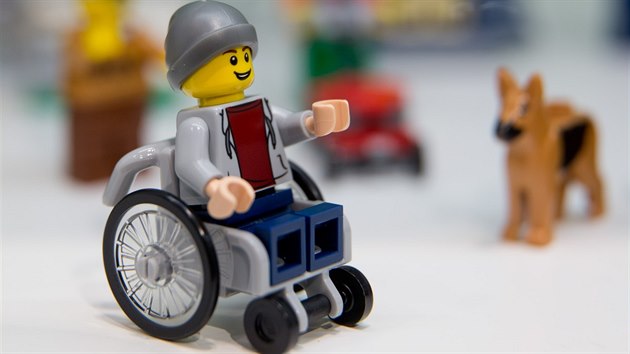 Lego pedstavilo první figurku na invalidním vozíku (28.1.2016)