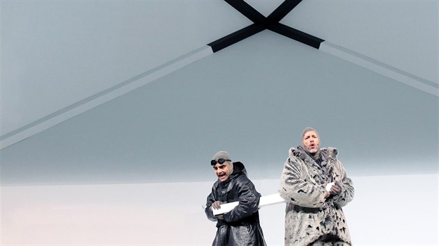 Rolando Villazón jako Robert Scott a Thomas Hampson jako Roald Amundsen v opeře Miroslava Srnky Jižní pól
