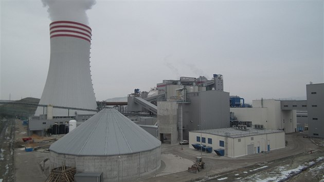 Uhelnou elektrárnu Yunus Emre pro tureckou společnost Adularya postavila česká firma Vítkovice Machinery Group, 11 miliard na ni půjčila Česká exportní banka. Spuštění elektrárny mělo více než rok zpoždění.