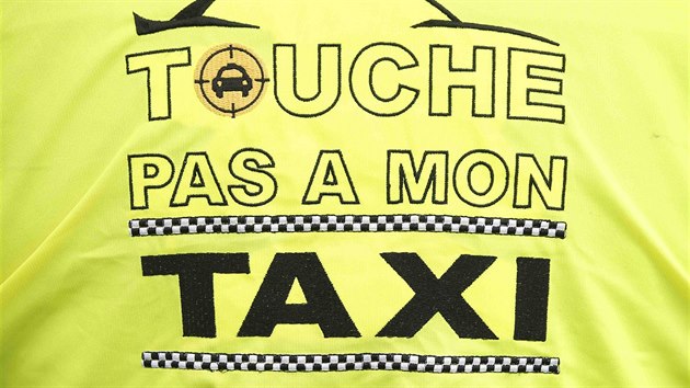 Nesahej na moje taxi. Ve Francii stávkovali taxikáři. (26. ledna 2016)