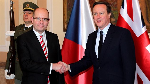 Předseda vlády Bohuslav Sobotka se v Praze setkal s britským premiérem Davidem Cameronem