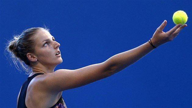 SERVIS. Kristna Plkov ve druhm kole Australian Open.