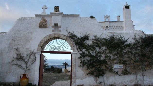 Brána do opevněného statku v jihoitalské Apulii.