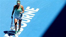 Bloruská tenistka Viktoria Azarenková zatíná pst v osmifinále Australian Open.