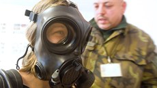 Vojáci 31. pluku radianí, chemické a biologické ochrany Liberec uili koláky...