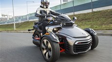 Tíkolový cruiser Canam Spyder F3-S