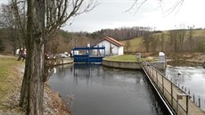 T�lo mu�e potáp��i objevili u malé vodní elektrárny.