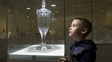 Nejstar�í dochovaný dutý sklen�ný výrobek na sv�t� zhotovený ze skla taveného...