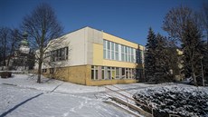 M�stská budova na sídli�ti Sychrov, do ní� chce vsetínská radnice z�ídit...