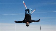 Akrobatický lya Daniel Honzig.