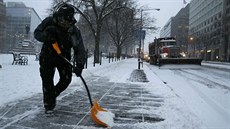 Snhová boue dorazila i do Washingtonu, kde má do nedle napadnout a 80...