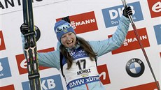 Ruská biatlonistka Olga Podufarovová oslavuje výhru ve sprintu SP, který se...