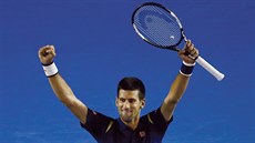 Novak Djokovi se raduje po vítzném semifinále Australian Open proti Rogeru...